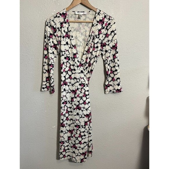 DVF Diane Von Furstenberg Julian Wrap Dress 10 Black Pink Floral 100% Silk - Picture 3 of 8
